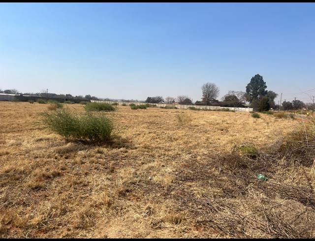 16,252M² VACANT LAND FOR SALE IN KOOKRUS